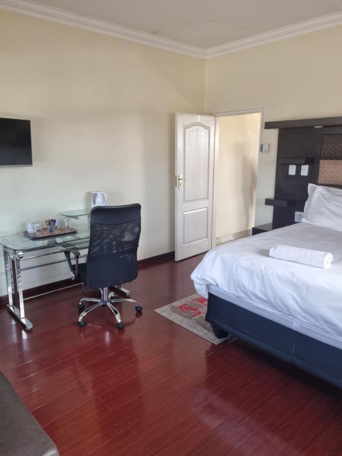 Lalela House Apartment โจฮันเนสเบิร์ก ภายนอก รูปภาพ