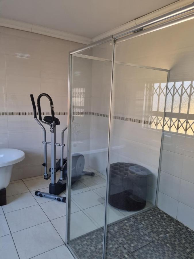 Lalela House Apartment โจฮันเนสเบิร์ก ภายนอก รูปภาพ