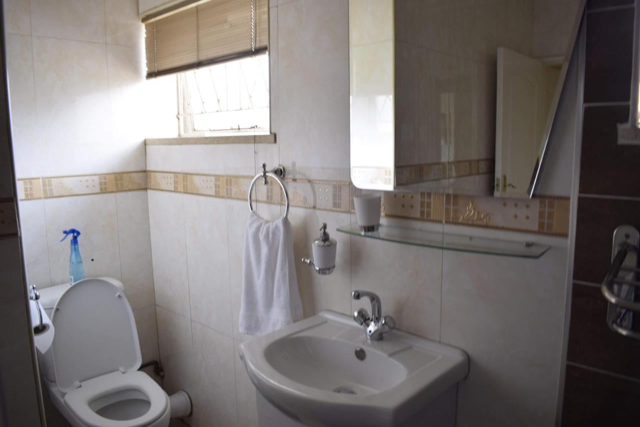 Lalela House Apartment โจฮันเนสเบิร์ก ภายนอก รูปภาพ