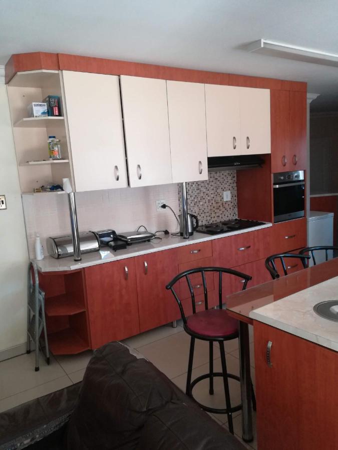 Lalela House Apartment โจฮันเนสเบิร์ก ภายนอก รูปภาพ