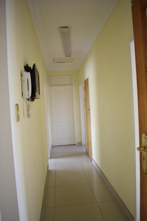 Lalela House Apartment โจฮันเนสเบิร์ก ภายนอก รูปภาพ
