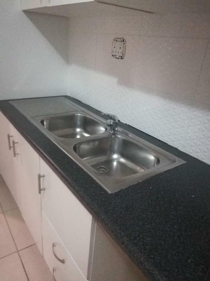 Lalela House Apartment โจฮันเนสเบิร์ก ภายนอก รูปภาพ