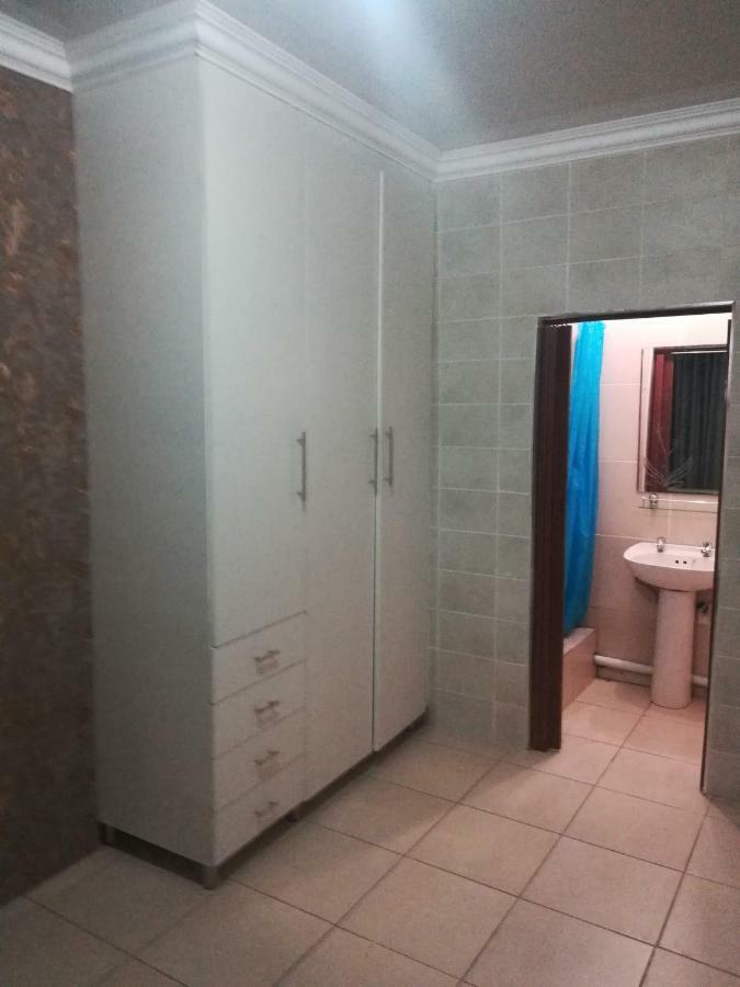Lalela House Apartment โจฮันเนสเบิร์ก ภายนอก รูปภาพ