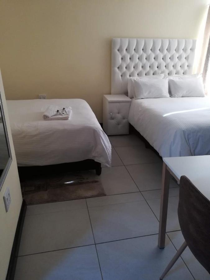 Lalela House Apartment โจฮันเนสเบิร์ก ภายนอก รูปภาพ
